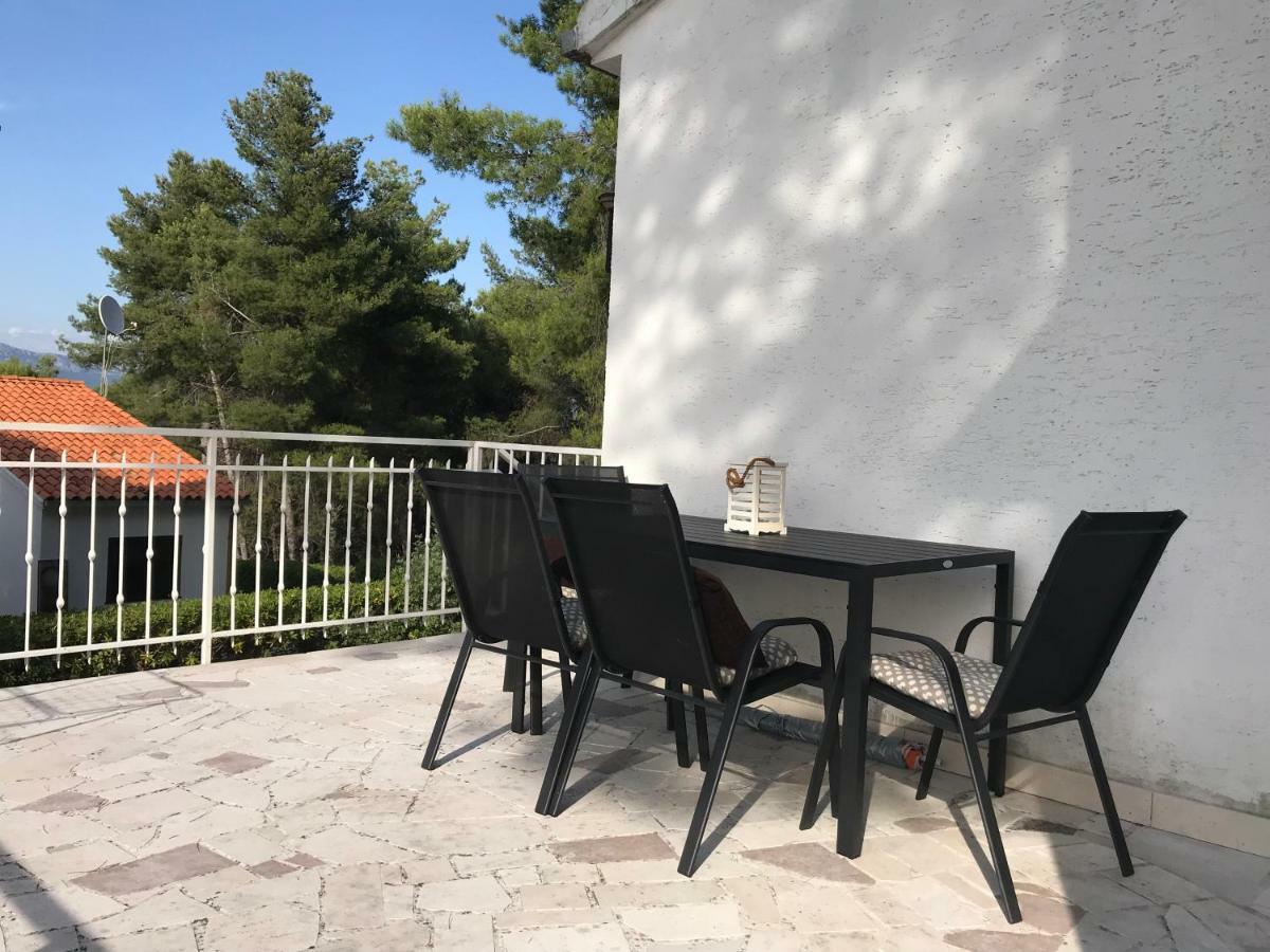 Beach House Black Olive Villa Slatine Exteriör bild